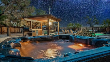 House, 4 Bedrooms | Terrace/patio