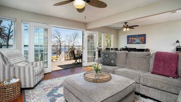 Smart-tv en een open haard