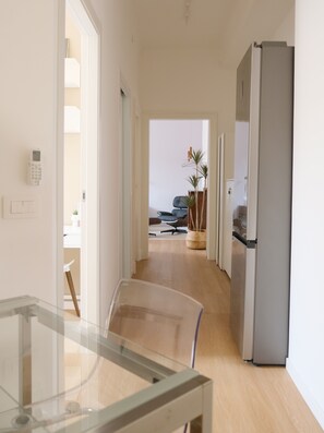 Interior - TWO BATHROOMS APARTMENT，24hCarrefour，nightlife (Milano)