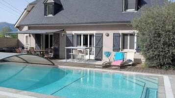 Piscine couverte, piscine extérieure