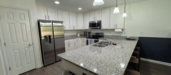 3-bedroom house in Jacksonville near everything with great privacy.