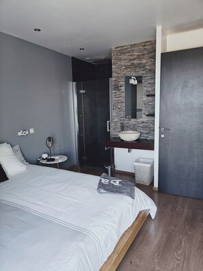 3 Schlafzimmer, Bügeleisen/Bügelbrett, WLAN, Bettwäsche
