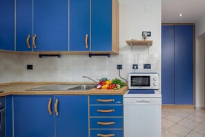 Family Apartment, 2 Bedrooms, Balcony (Seaview Apartment With Jacuzzi Ivano) | Private kitchen - Seaview Apartment With Jacuzzi Ivano (Novi Vinodolski)