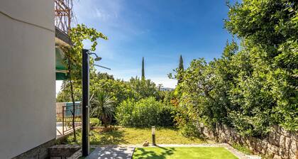 Seaview Apartment With Jacuzzi Ivano