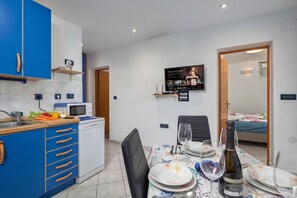Family Apartment, Multiple Bedrooms (Seaview Apartment With Jacuzzi Ivano) | Dining - Seaview Apartment With Jacuzzi Ivano (Novi Vinodolski)