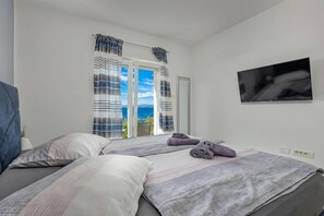 Familienapartment, Mehrere Schlafzimmer, 2 Bäder, Bergseite (Comfortable Seaview Apartment Pacco) | Ausblick vom Zimmer