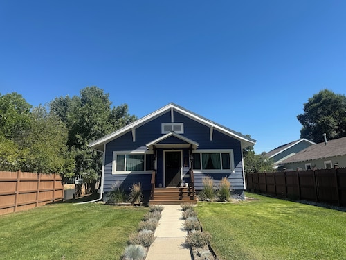 Charming 3-bedroom house in serene Lander with all the amenities of home