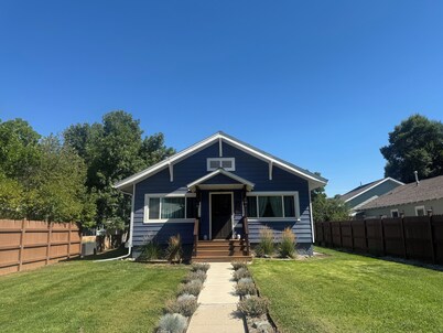 Charming 3-bedroom house in serene Lander with all the amenities of home