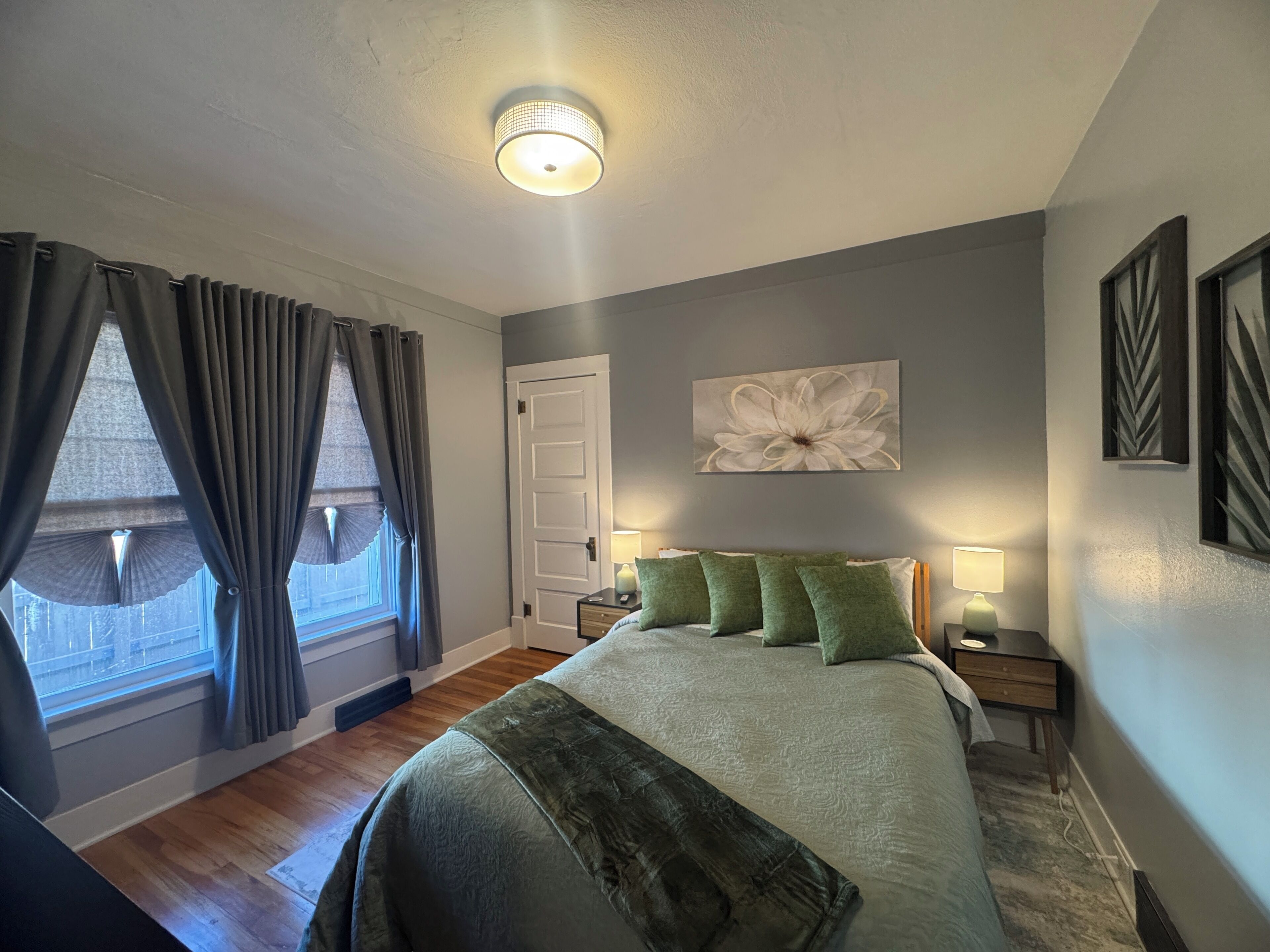 3 bedrooms, desk, iron/ironing board, WiFi