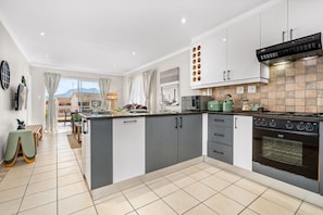 Interior - Coral Grove (Cape Town)