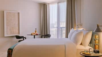 Iron/ironing board, free WiFi, bed sheets