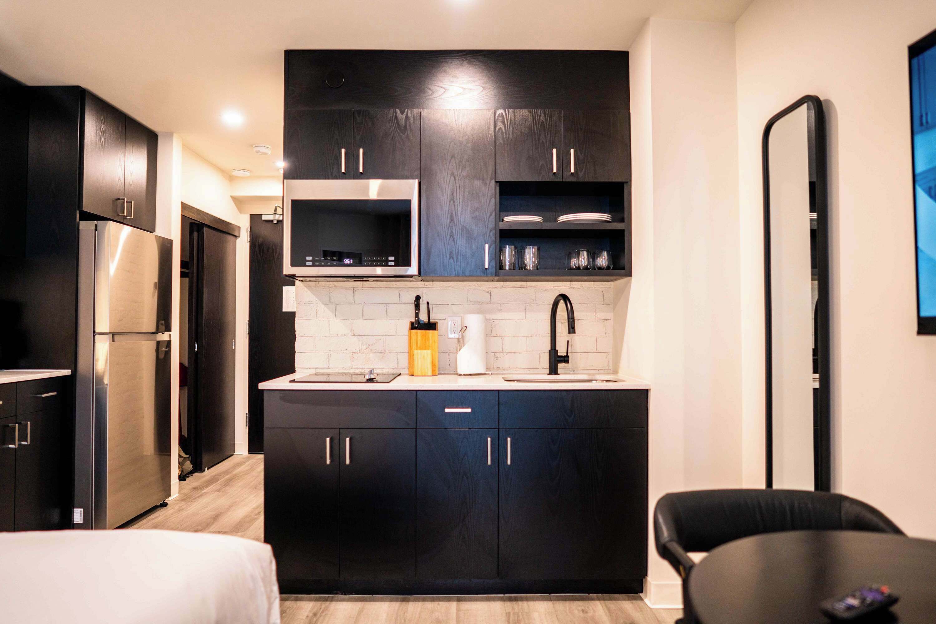 Peti sejuk, ketuhar gelombang mikro, ketuhar, dapur 