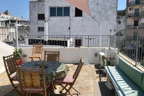 Outdoor dining - Casa Zefiro by Rentbeat (Ostuni)