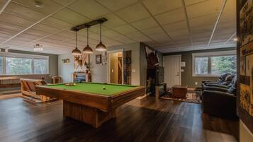 House, Multiple Beds, Hot Tub, Garden View (Magnificent 7) | Games room
