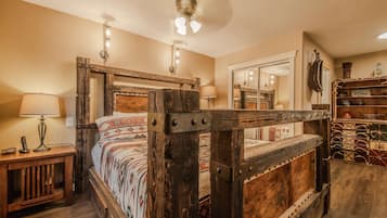 House, Multiple Beds, Hot Tub, Garden View (Magnificent 7) | 6 bedrooms, individually decorated, individually furnished, bed sheets