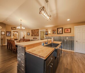 House, Multiple Beds, Hot Tub, Garden View (Magnificent 7) | Dining - Magnificent 7 Home for 19 (Columbia Falls)