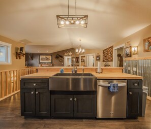 Nhà, nhiều giường, bồn tắm nước nóng, quang cảnh vườn (Magnificent 7) | Nội thất