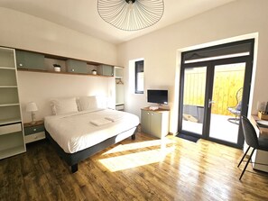 1 bedroom, free WiFi, bed sheets - La Bastide Foch - Appart'Hôtel Premium Downtown - Ground Floor Accessibility (Salon-de-Provence)