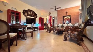 TV - Four-star villa in Mui Ne, 10 minutes from the beach on foot (Pham thiet)