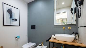 Superior-Doppelzimmer, eigenes Bad | Badezimmer