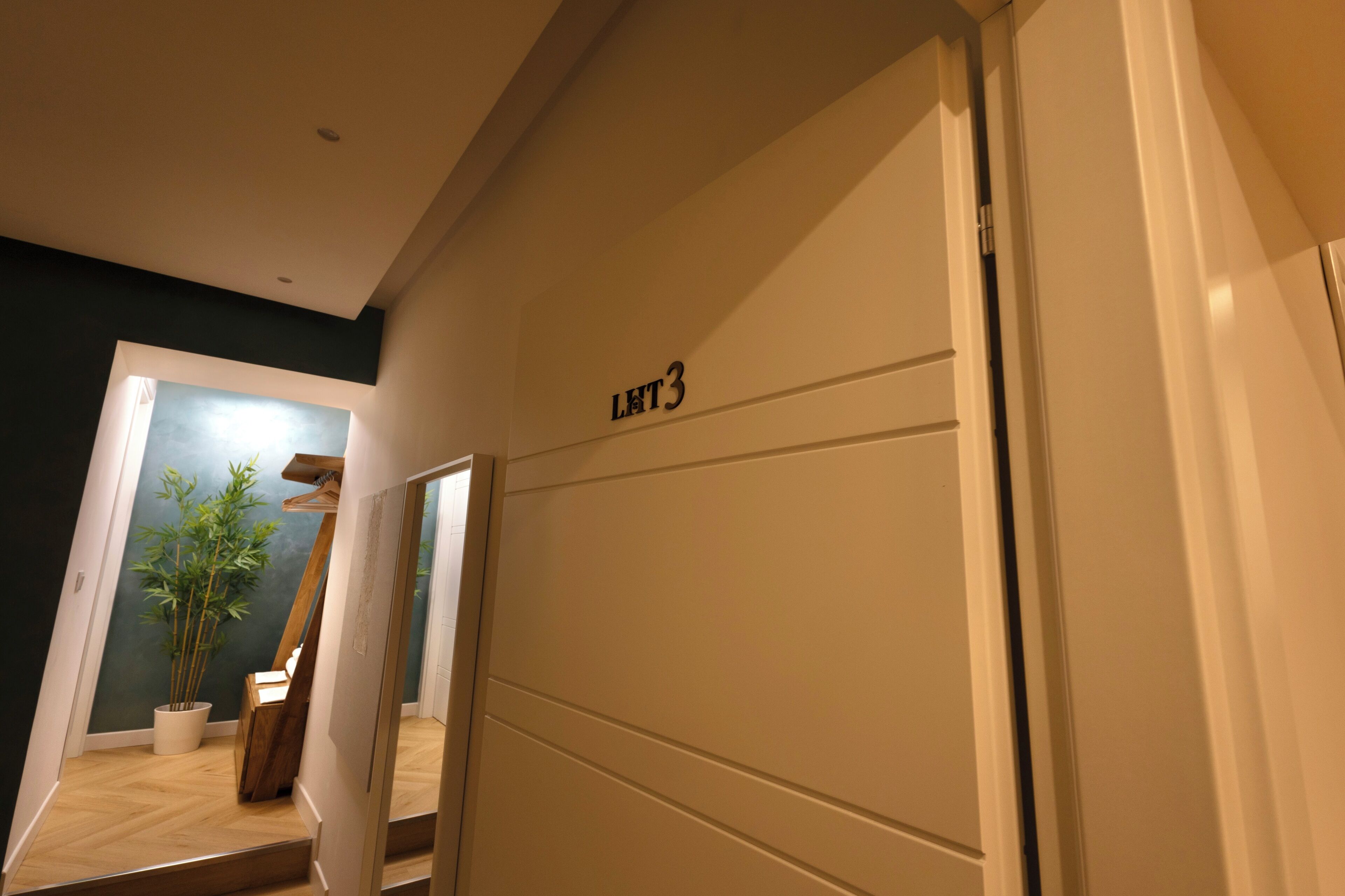 Kahden hengen deluxe-huone, oma kylpyhuone | Pimennysverhot, ilmainen Wi-Fi