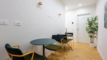 Smart TV de 20 pulgadas con canales por satélite, servicios de streaming