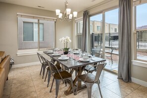 Dining - Entrada 631 & 635 | Pet Friendly I Pool & Hot Tub (Moab)