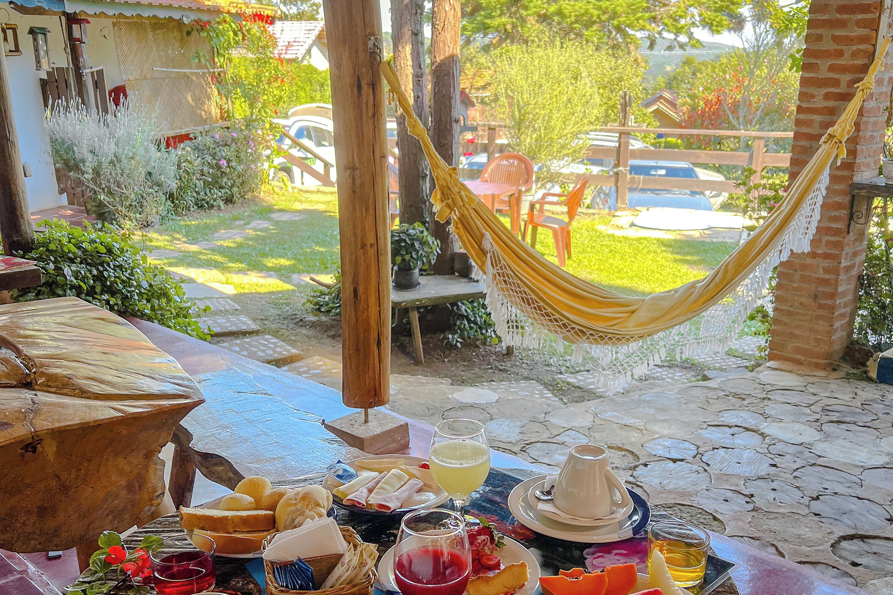 Café da manhã com buffet grátis todos os dias