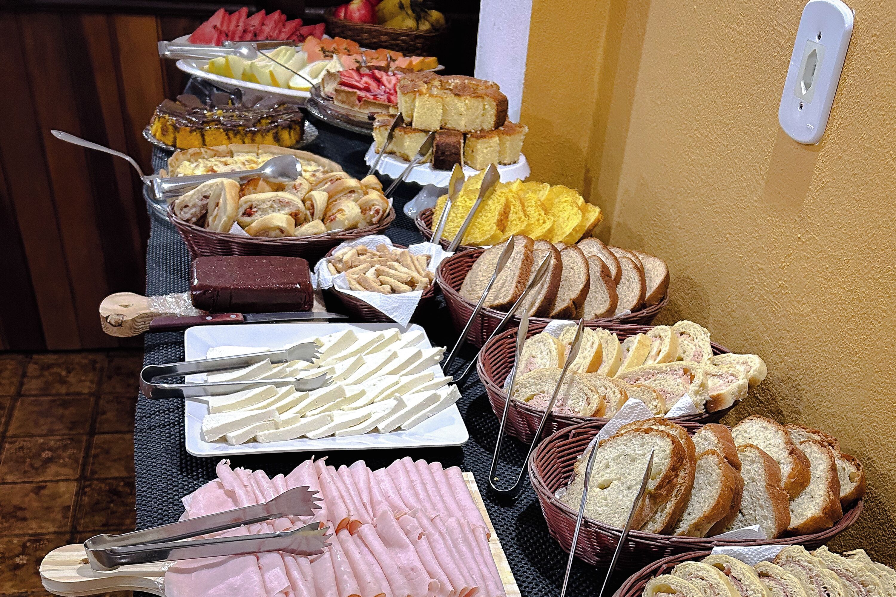 Sarapan prasmanan