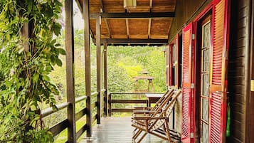 Casa família, 3 quartos, vista para o jardim | Vista do quarto