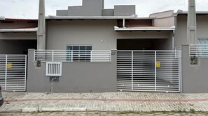 House, Smoking | 3 bedrooms - Casa Ideal Para Fam lia a 15 min do Beto Carrero (Penha)