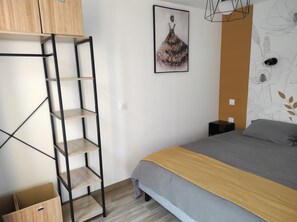 Bed sheets - Holiday Home "L’escale des Voyageurs" in Saint-Méen-le-Grand – Bike Garage Available (Saint-Méen-le-Grand)