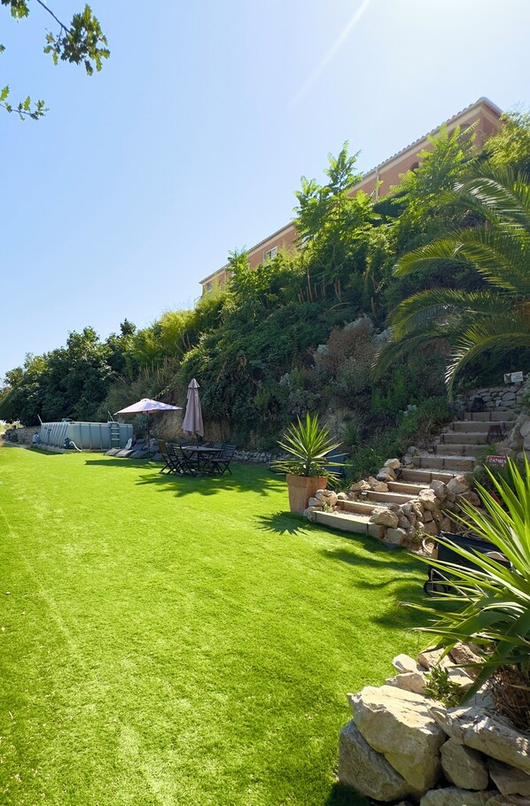 Outdoor dining - Villa baie des anges (Nice)