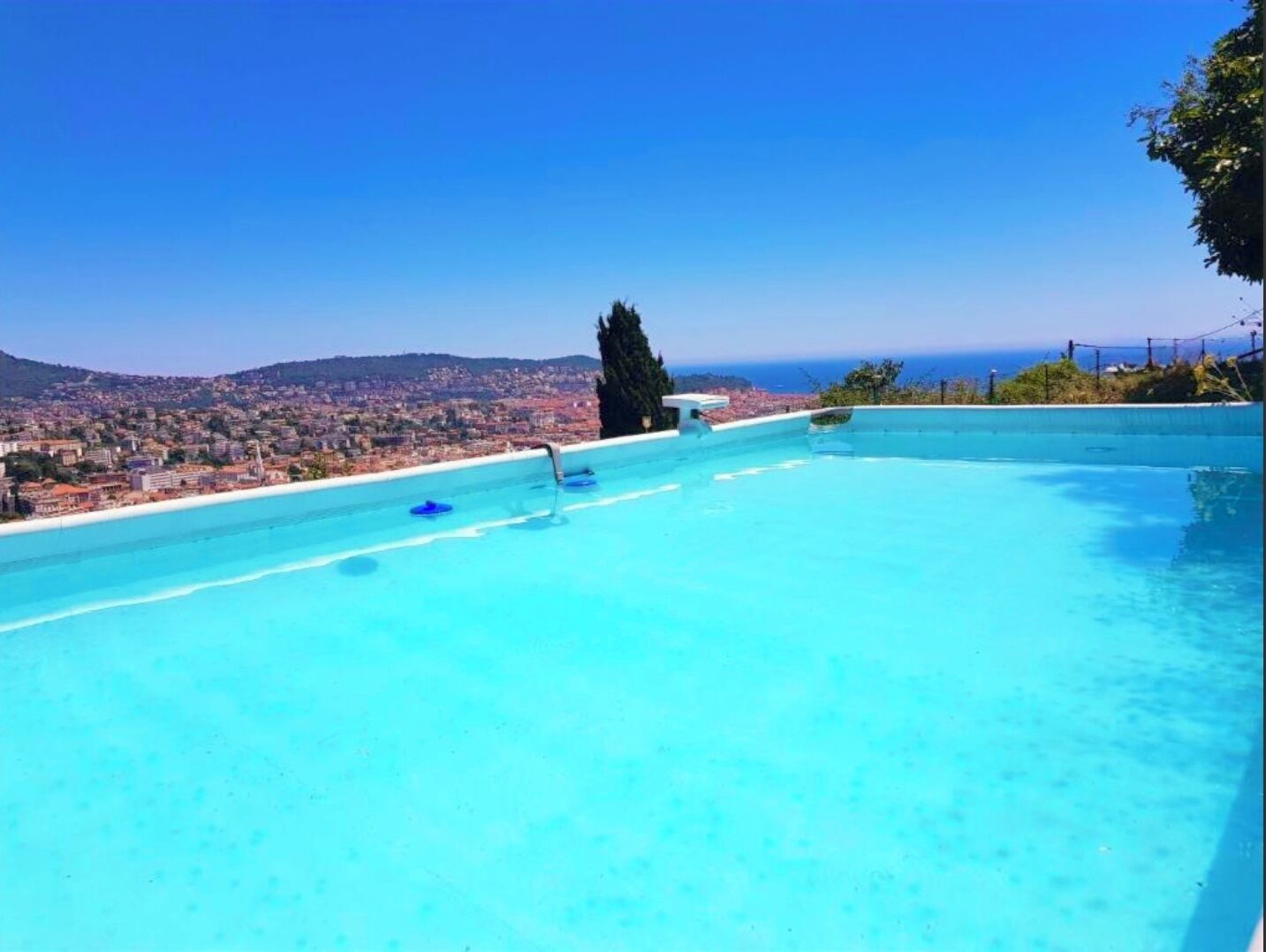Piscine extérieure