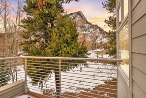 Property grounds - River Glen Creekside Condo: Stroll to Main St, Shuttle Stop (Frisco)