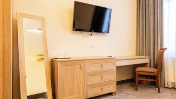 Blackout curtains, iron/ironing board, free WiFi