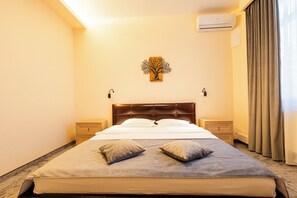 Superior Suite | Blackout drapes, iron/ironing board, free WiFi - Pensiunea Floarea Soarelui Brasov (Brașov)