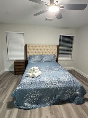 3 bedrooms, free WiFi, bed sheets, wheelchair access