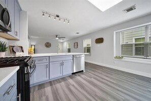 Private kitchen - Luxury 3BR, 2Bath . Family & Corporate Friendly (Cypress)