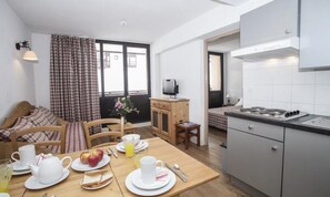 Private kitchen - Group Accommodation With Wifi (Tignes)