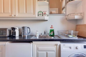Apartment - Apartment w Workspace in Ealing (London)