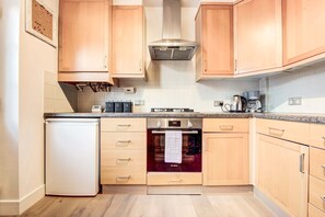 House - Modern Flat Near Pitshanger Park (London)