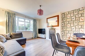 House - Modern Flat Near Pitshanger Park (London)