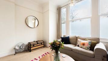 House | 3 bedrooms, desk, high-speed internet