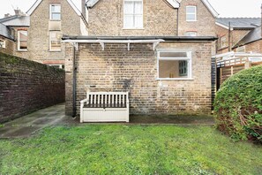 House - Garden Flat Near Ealing Broadway (London)