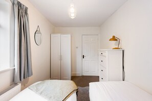 Apartment | 3 bedrooms, Internet - Garden Flat Near Ealing Broadway (London)