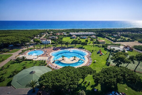 Seasonal outdoor pool