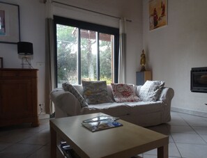 Living area - Villa with swimming pool for 8 people, between Uzès and Pont du Gard (Saint-Siffret)