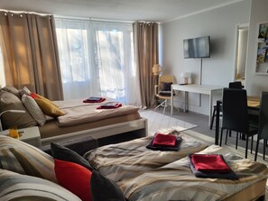 1 bedroom, in-room safe, desk, iron/ironing board - Bergzauber Bayerwald - fully equipped family apartment with pool (Sankt Englmar)