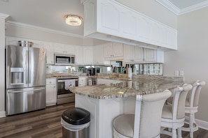 Refrigerador y microondas 